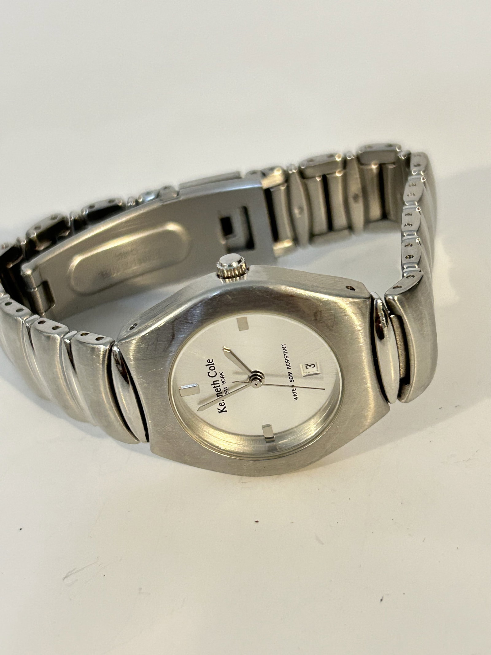 VINTAGE kenneth cole watch KC 4145 works great!!!: VINTAGE kenneth cole watch KC 4145 works great!!! Please view all photos as they are part of the description and condition of this Item, Feel free to contact me with questions or picture requests! Use