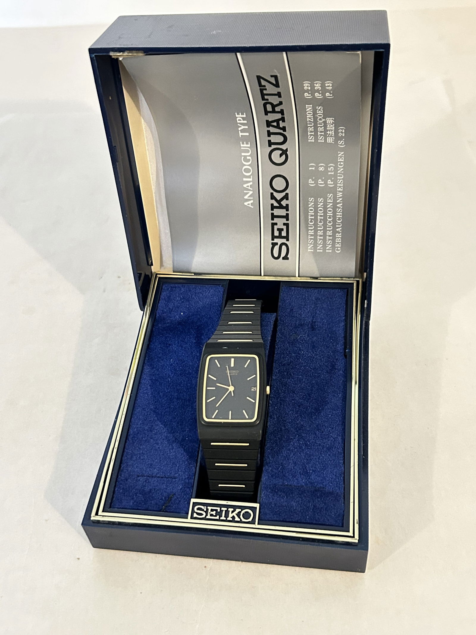 SEIKO Vintage Unisex Tank Watch 2A32 5050 Black and Gold Rectangle Date: SEIKO Vintage Unisex Tank Watch 2A32 5050 Black and Gold Rectangle Date Please view all photos as they are part of the description and condition of this Item, Feel free to contact me with questions or