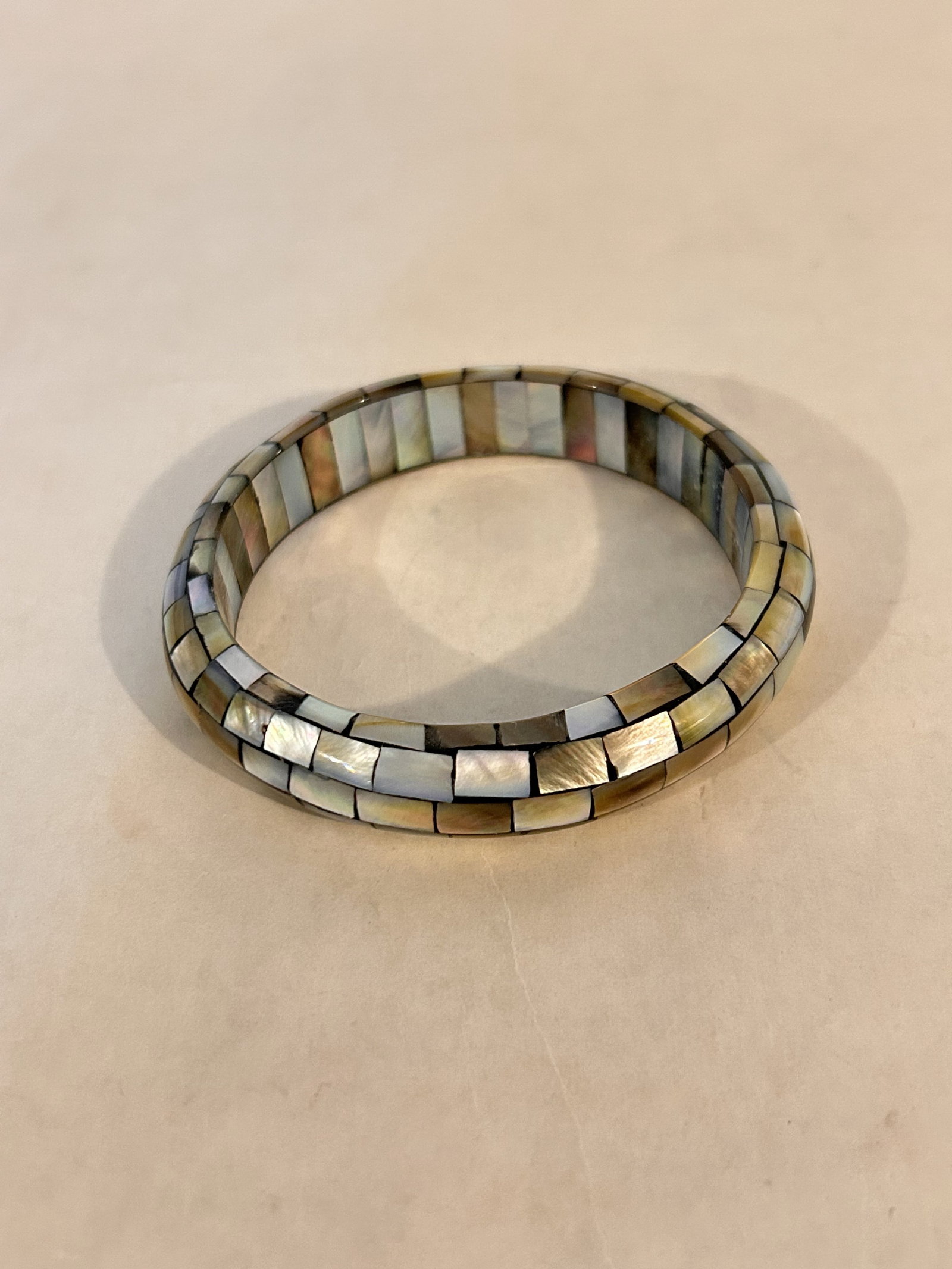 Mother of Pearl MOP Inlay Bangle Bracelet Vintage 8" (1 of 4)