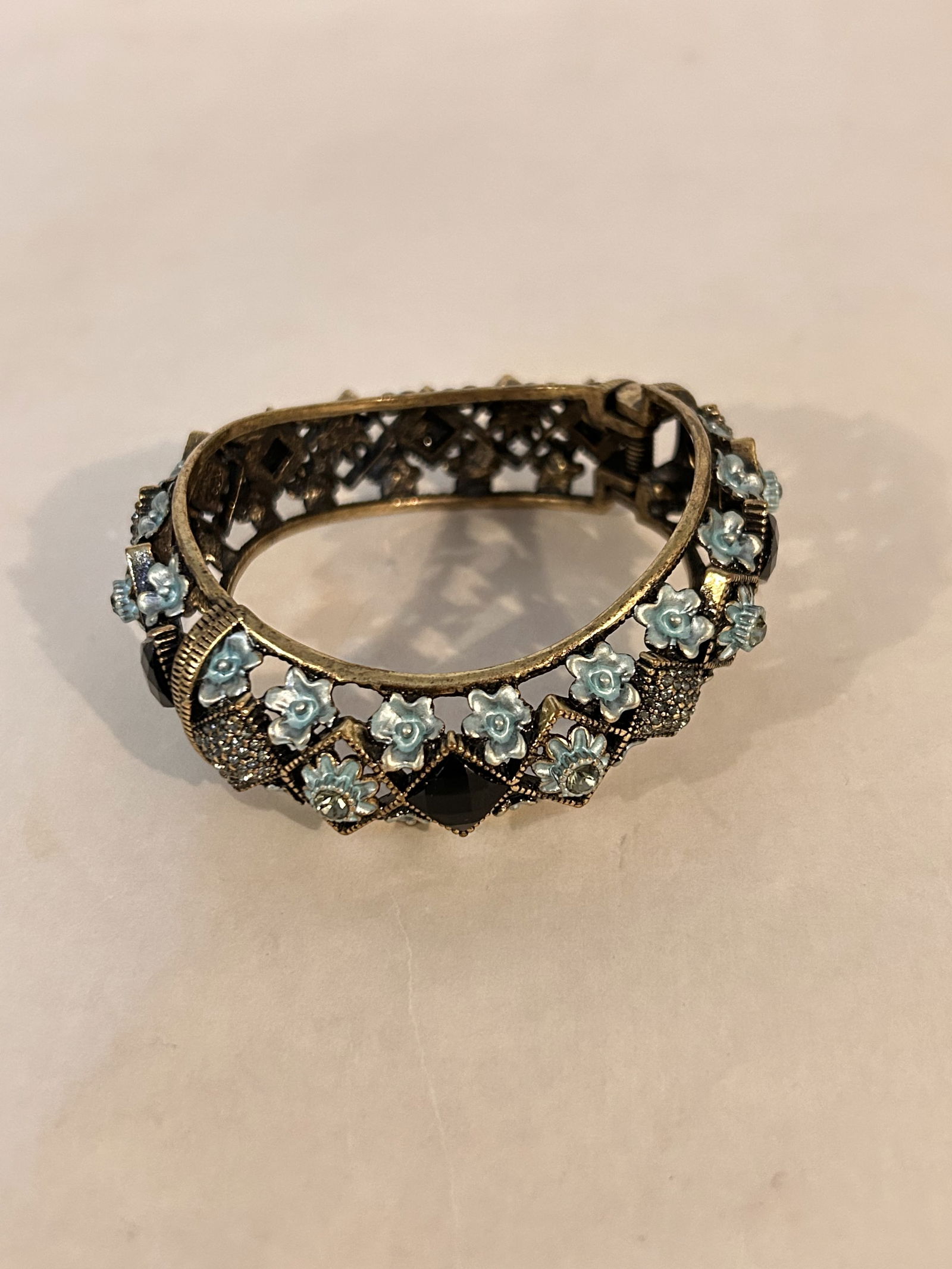 Stunning Green Enamel AB & Green Rhinestone hinged Statement Bracelet 7" (1 of 4)