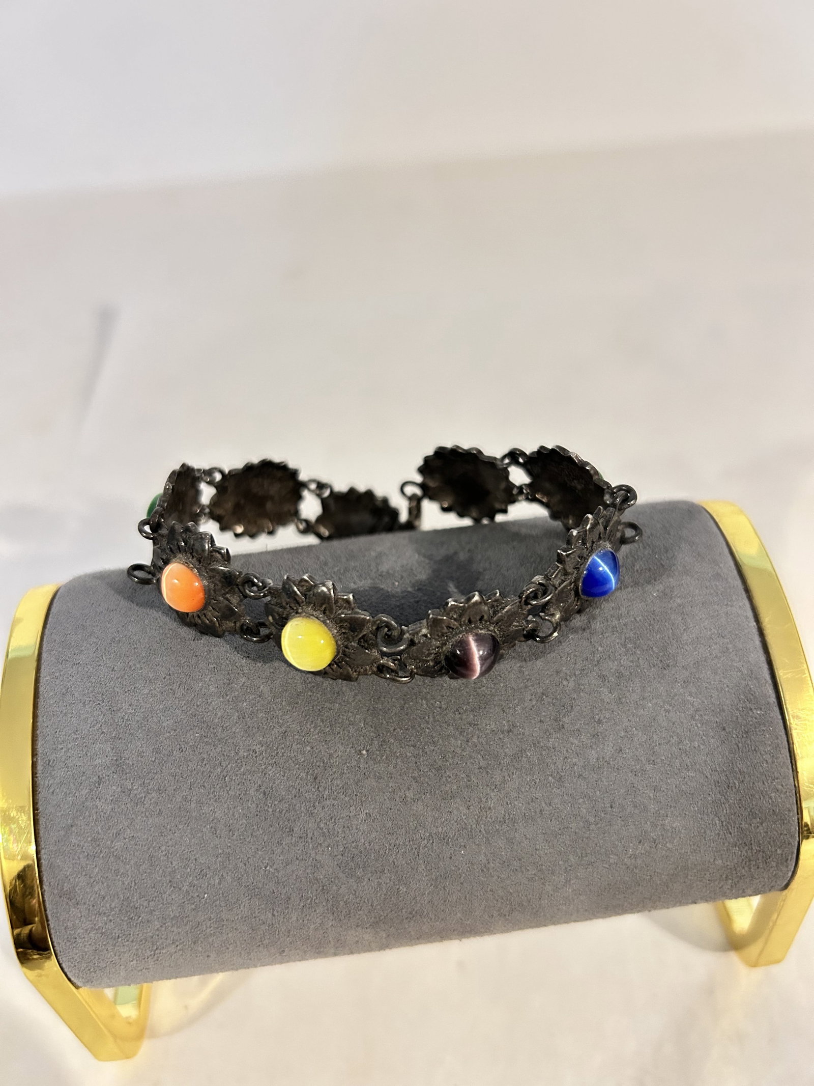 Vintage Sterling Silver Gem Stone signed HAN Bracelet 7": Vintage Sterling Silver Gem Stone signed HAN Bracelet 7" Please view all photos as they are part of the description and condition of this Item, Feel free to contact me with questions or picture reques