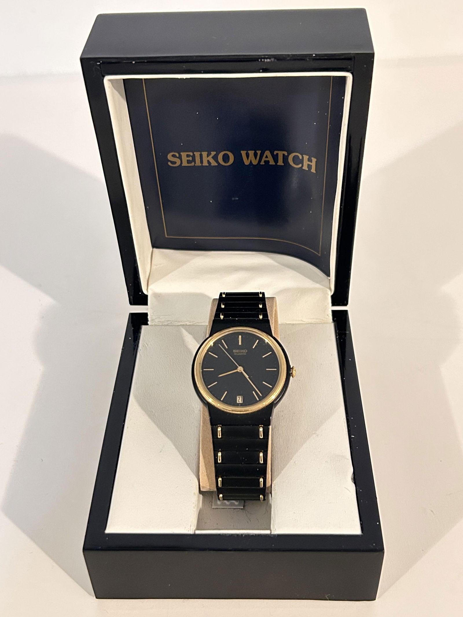 Vintage Seiko Quartz Men's Watch 6532-6020 like new working: Vintage Seiko Quartz Men's Watch 6532-6020 like new working Please view all photos as they are part of the description and condition of this Item, Feel free to contact me with questions or picture req