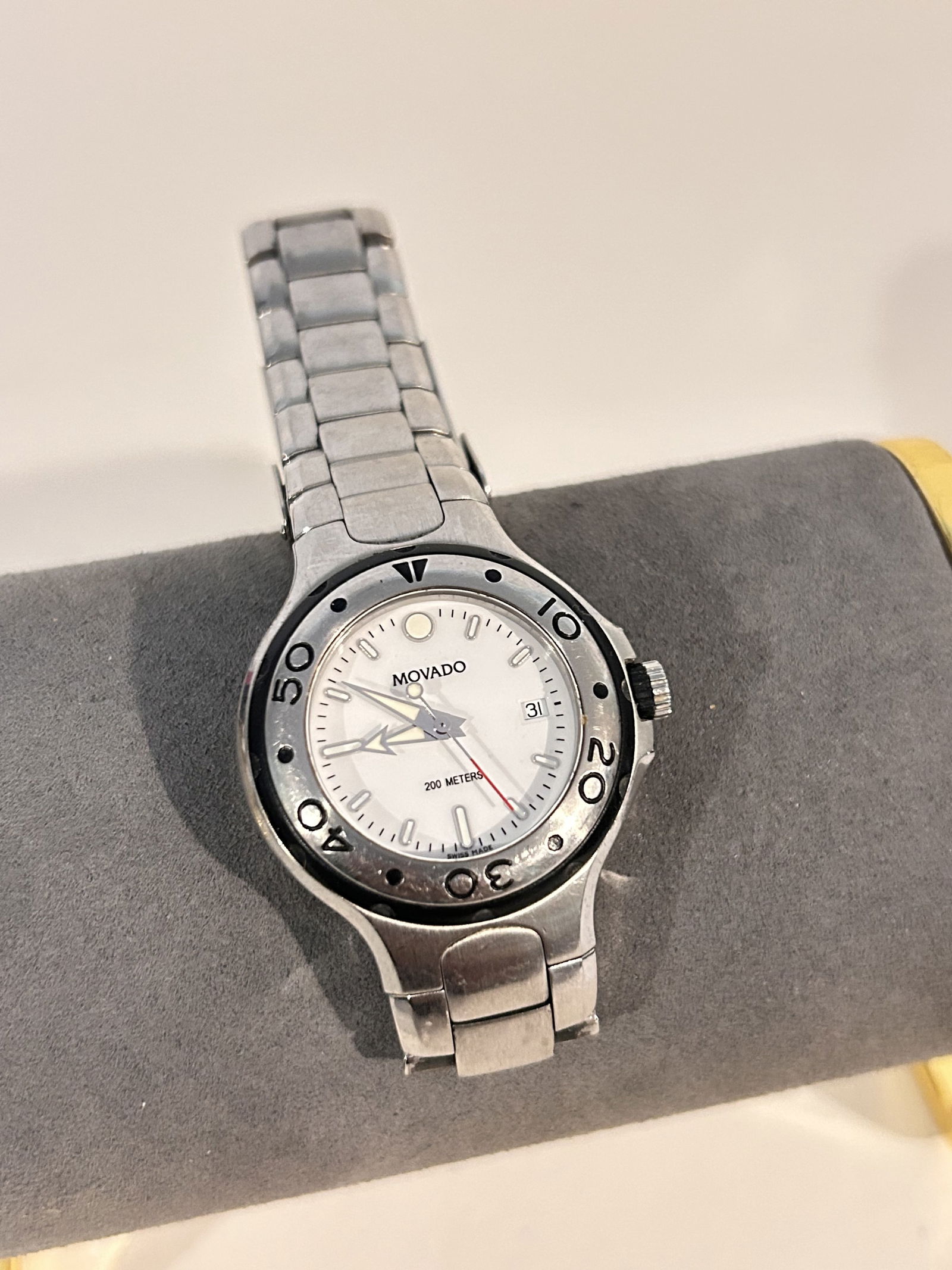 vintage movado watch 1850 working: vintage movado watch 1850 working Please view all photos as they are part of the description and condition of this Item, Feel free to contact me with questions or picture requests! Used Item AS IS