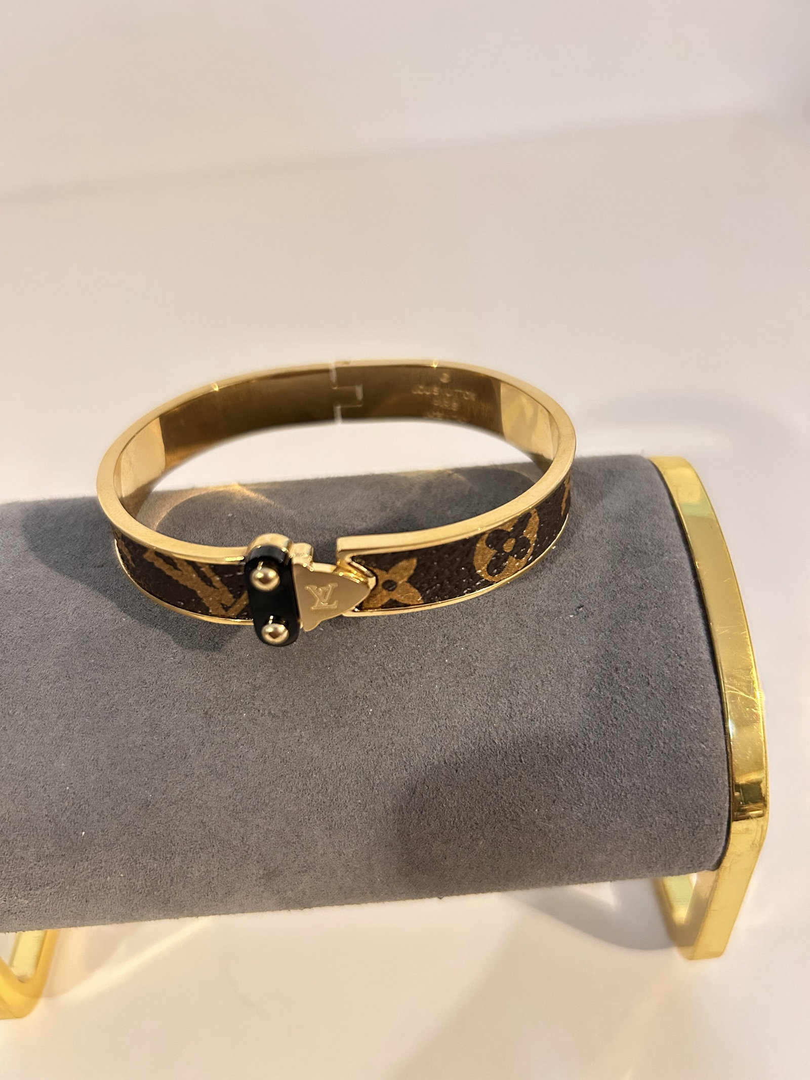 Louis Vuitton Monogram Gold Bangle Bracelet 7" not authenticated (1 of 7)