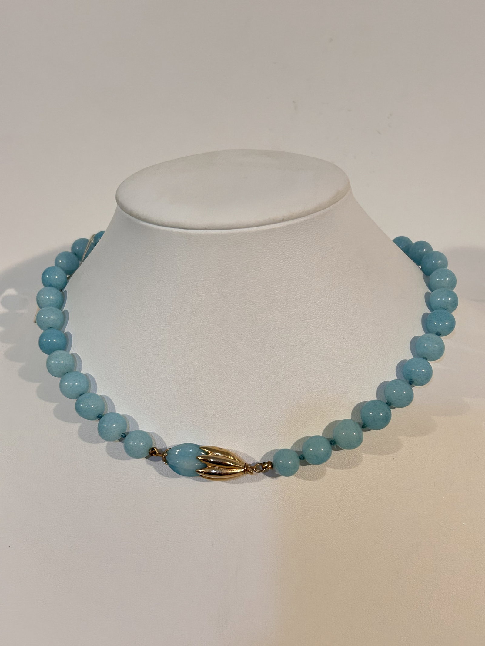 Vintage baby blue glass bead Necklace 16": Vintage baby blue glass bead Necklace 16" Please view all photos as they are part of the description and condition of this Item, Feel free to contact me with questions or picture requests! Used Item A