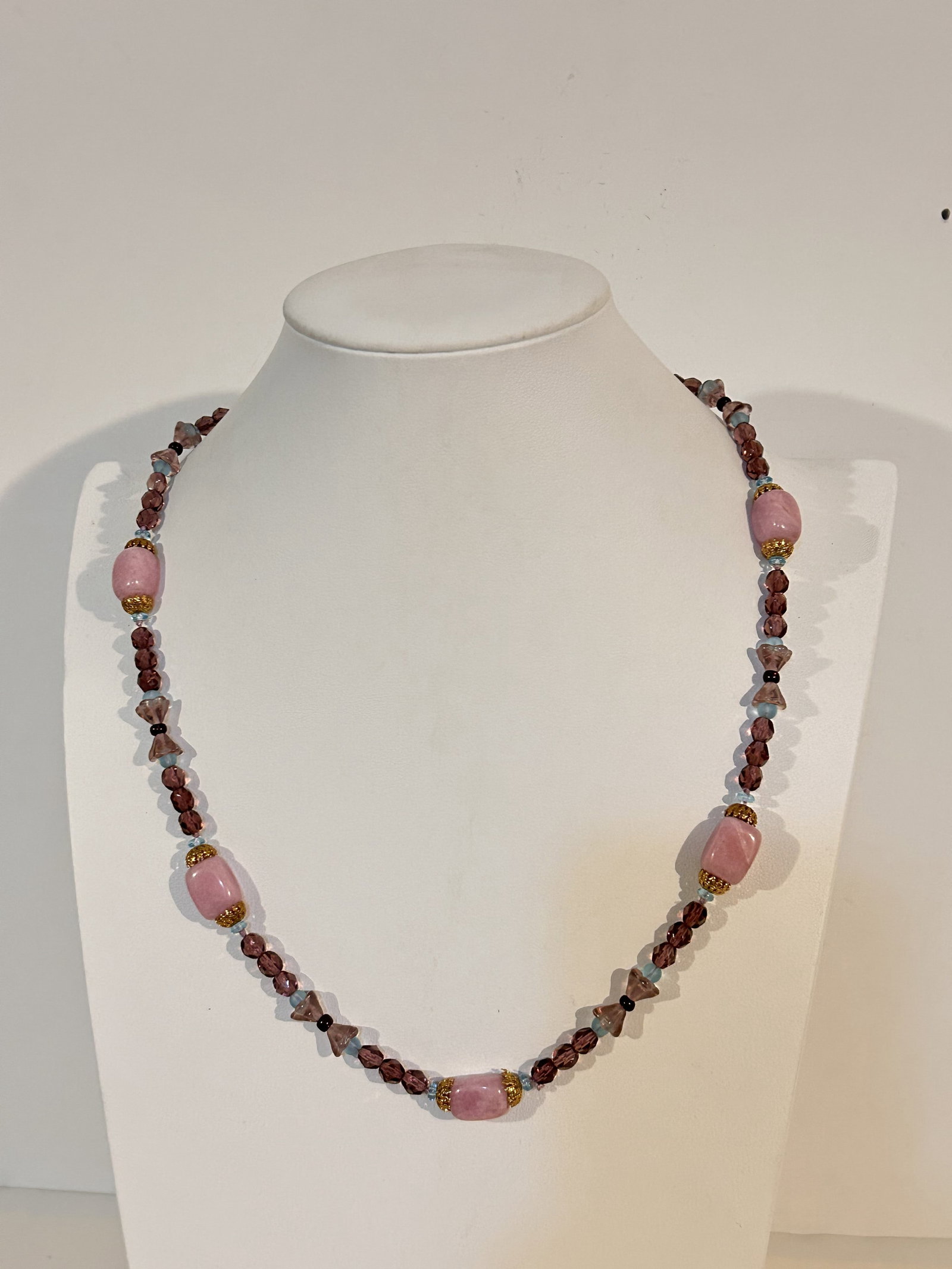 Vintage Amethyst Swarovski Crystal Necklace 22": Vintage Amethyst Swarovski Crystal Necklace 22" Please view all photos as they are part of the description and condition of this Item, Feel free to contact me with questions or picture requests! Used 