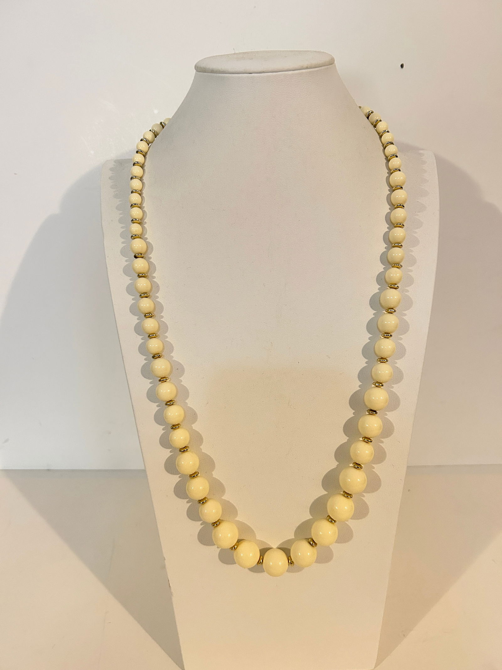 Vintage  Beaded white Necklace Sz 23"