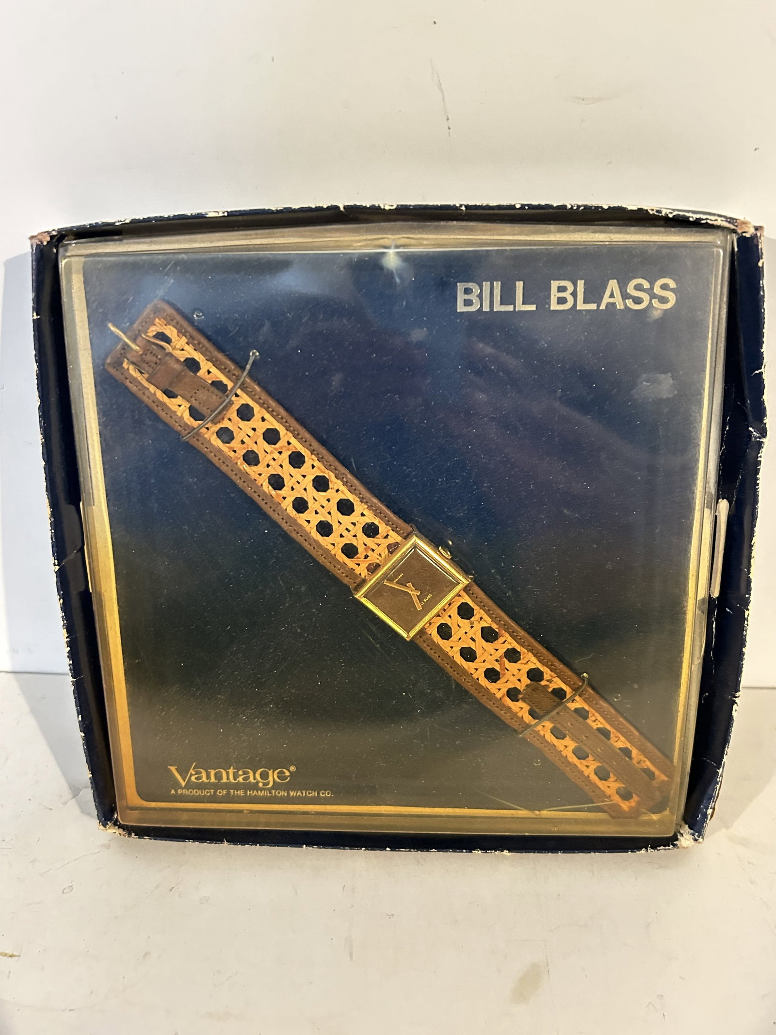 Vintage Vantage Bill Blass Men's Mechanical Wristwatch brand new in box Swiss: Vintage Vantage Bill Blass Men's Mechanical Wristwatch brand new in box Swiss Please view all photos as they are part of the description and condition of this Item, Feel free to contact me with questi