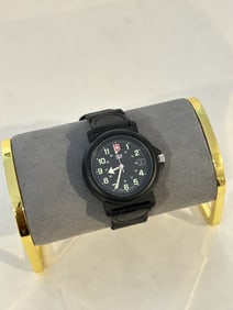 Vintage Swiss Army Men Cavalry Gun Metal Tone Date Quartz Field Military Watch works great!!!