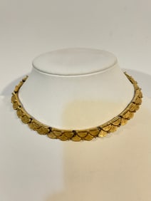 Vintage Trifari gold tone Necklace choker Sz 12"