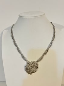 Vintage  rhinestone elegant Necklace Sz 12"