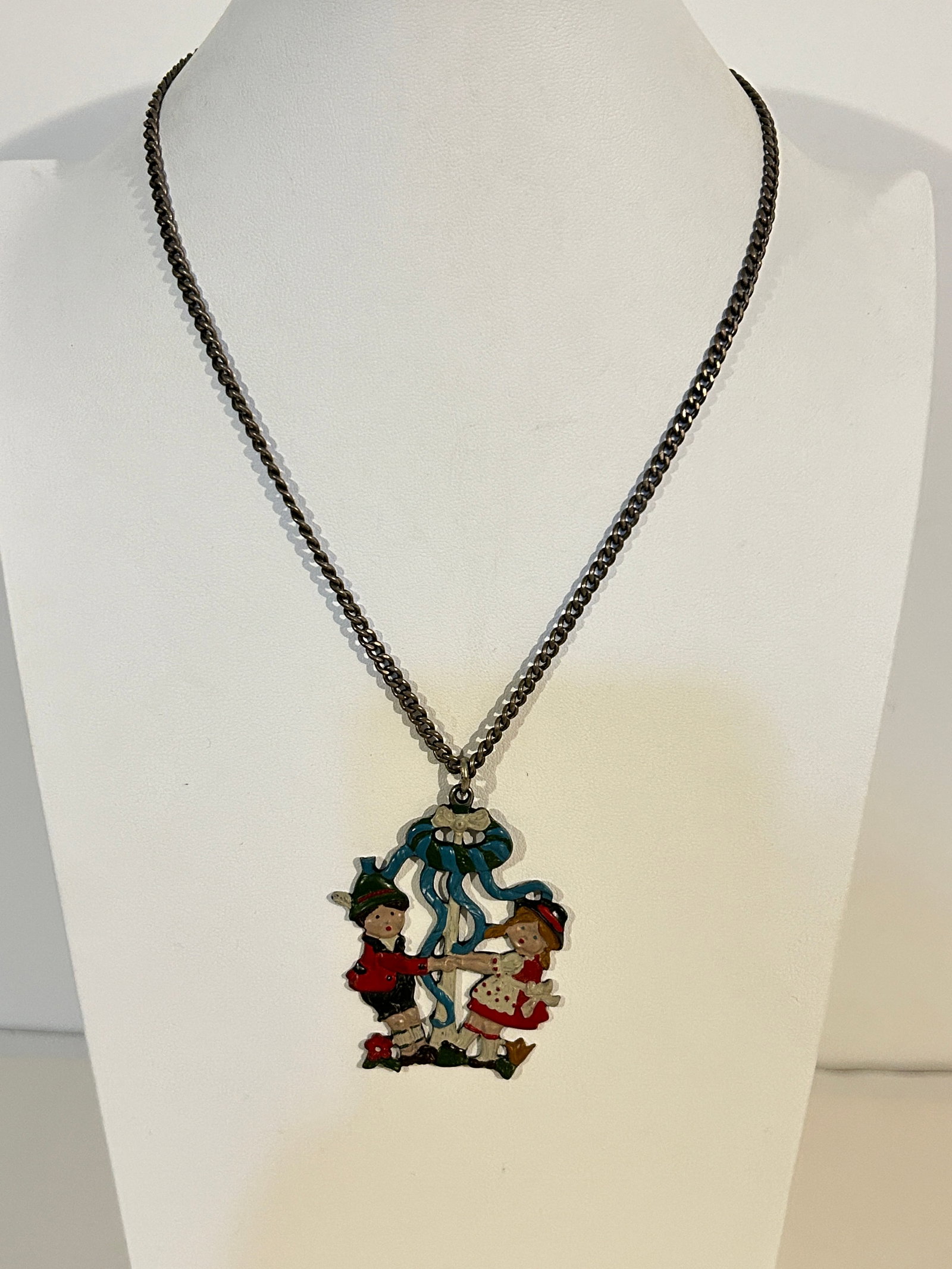 German Kuhn Zinn/Pewter Vintage hand-decorated pewter ornament Necklace Sz 20": German Kuhn Zinn/Pewter Vintage hand-decorated pewter ornament Necklace Sz 20" Please view all photos as they are part of the description and condition of this Item, Feel free to contact me with quest