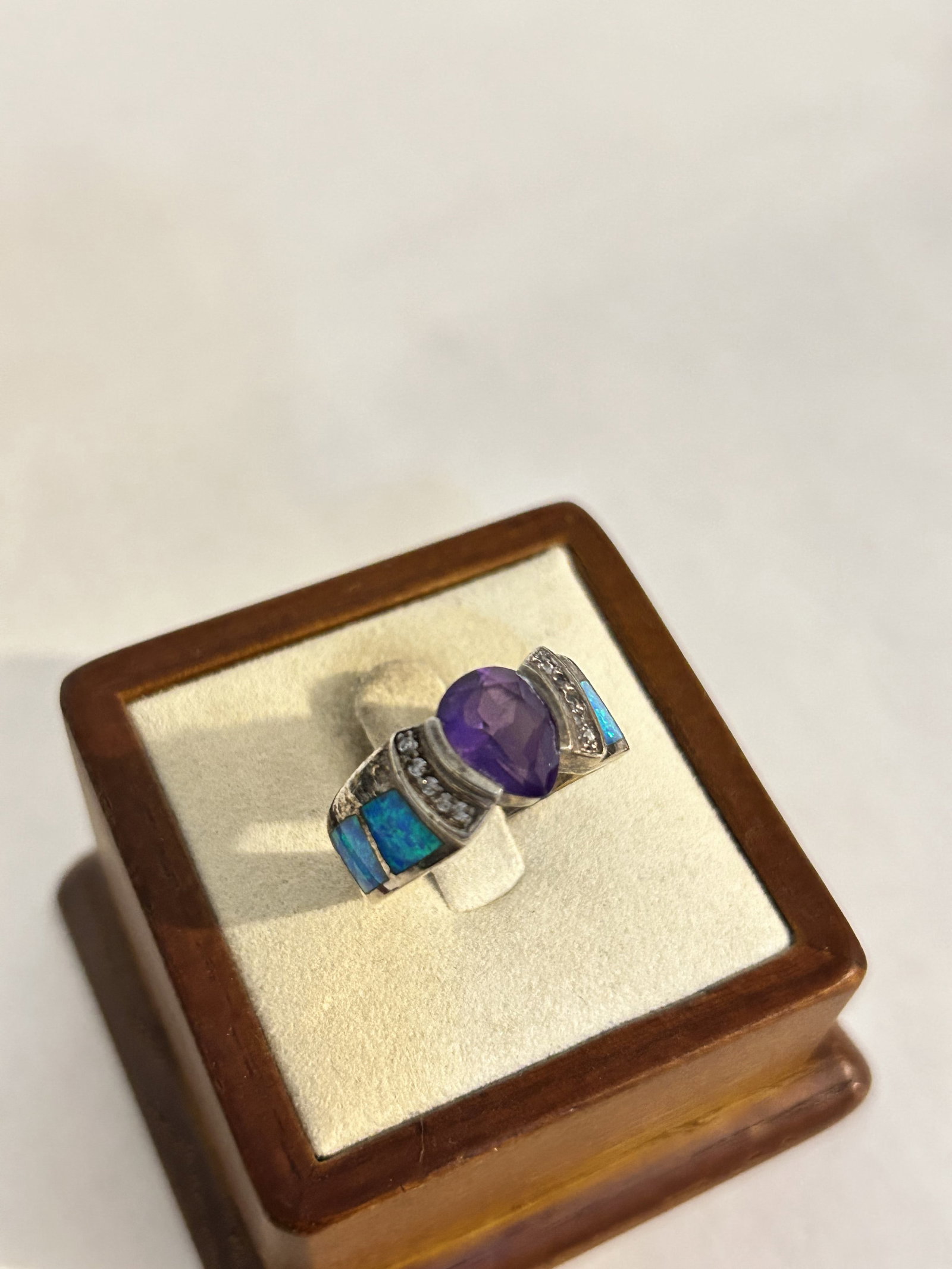 Vintage Sterling Silver Amethyst blue opal AK Ring sz 8 (1 of 5)