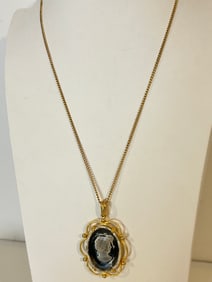 Vintage gold tone cameo Necklace Sz 23"