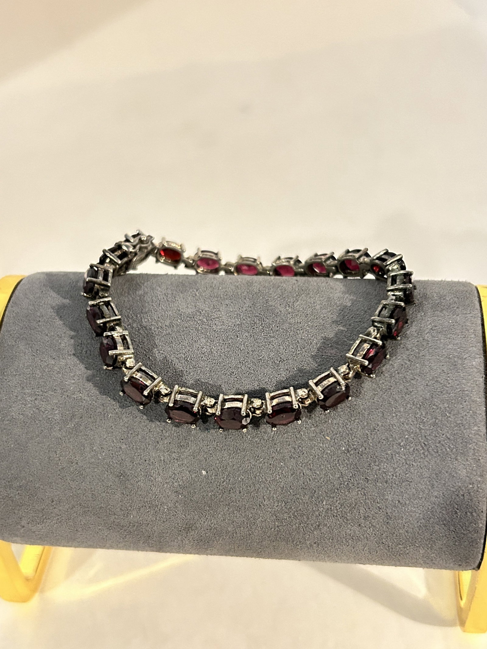 Vintage Sterling Silver 925 Thai ALX Tennis Amethyst Bracelet sz 7": Vintage Sterling Silver 925 Thai ALX Tennis Amethyst Bracelet sz 7" Please view all photos as they are part of the description and condition of this Item, Feel free to contact me with questions or pic
