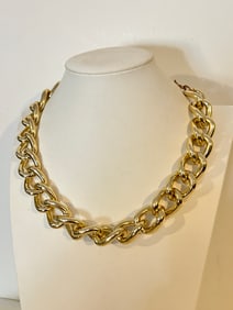 Vintage gold tone large chain Necklace Sz 19"