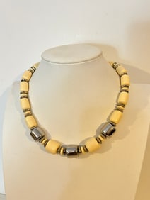Vintage White beaded Necklace Sz 16"