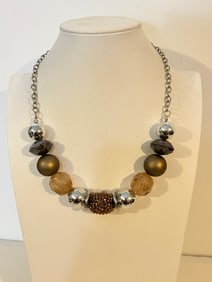 Vintage Large beaded Necklace Sz 17"