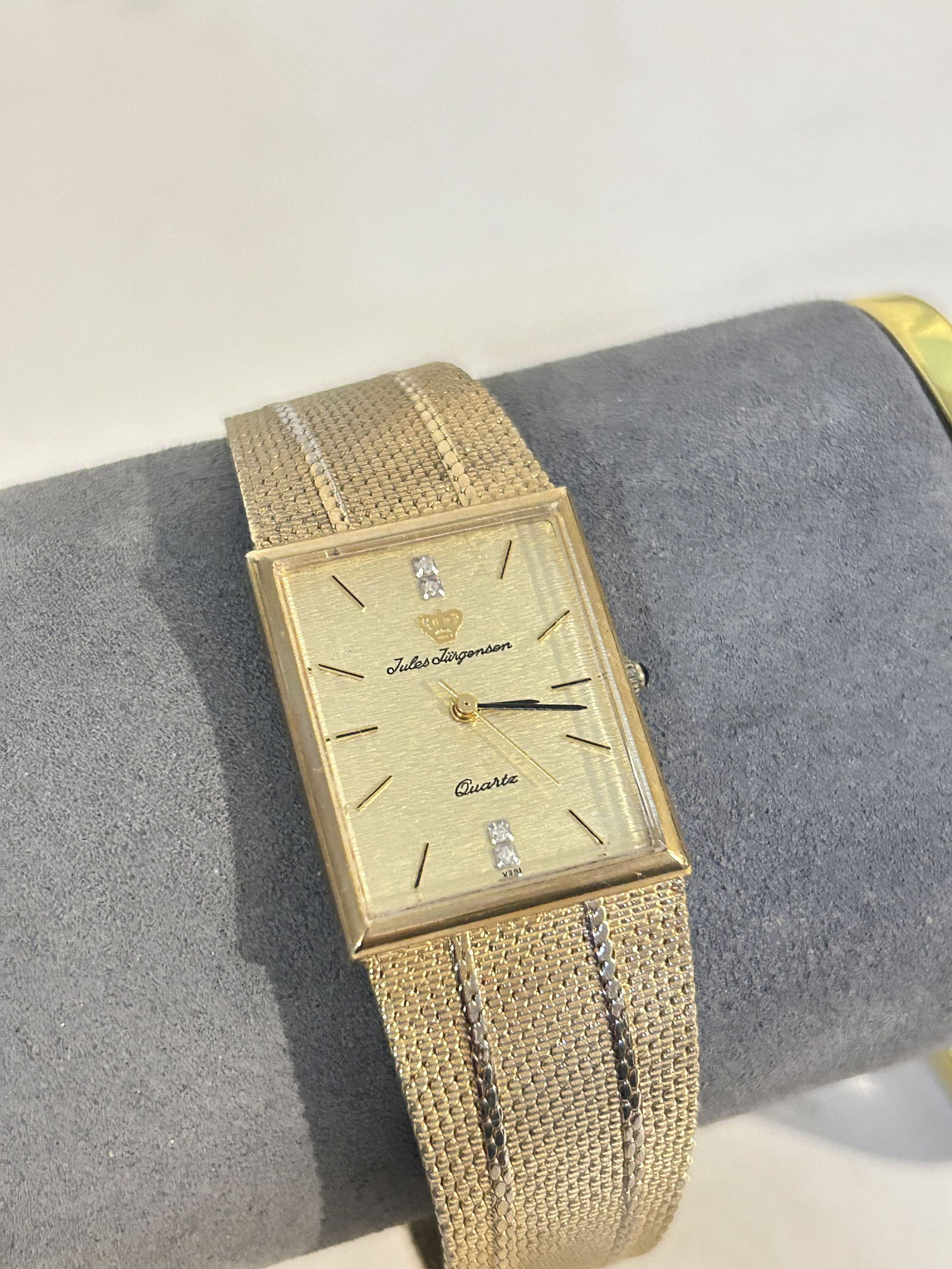 Vintage Jules Jurgensen Diamond Mens Watch Italy Mesh gold tone Band works great!!! Needs bat (1 of 5)