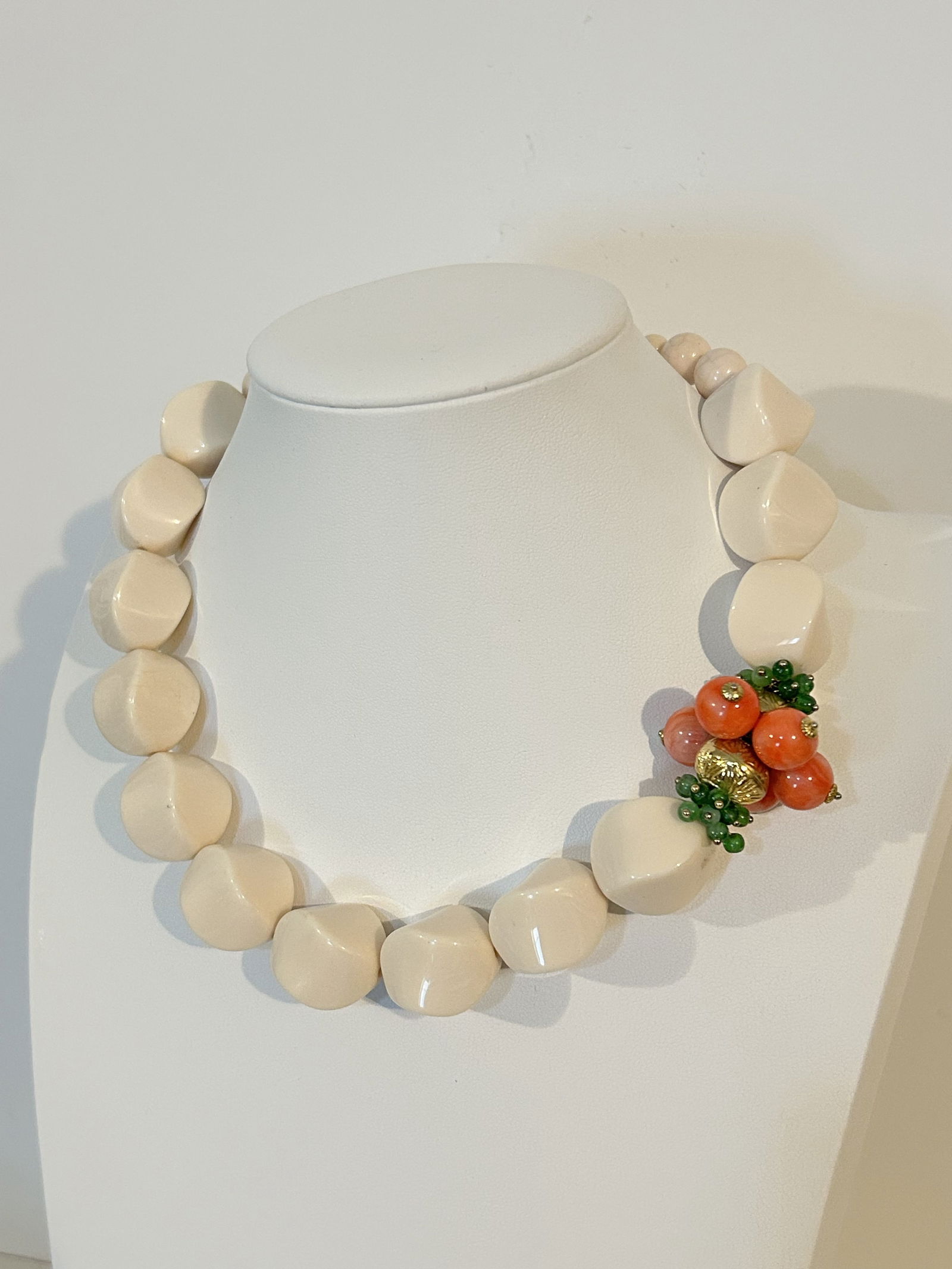 Vintage white beaded enamel elegant Necklace 17" (1 of 6)