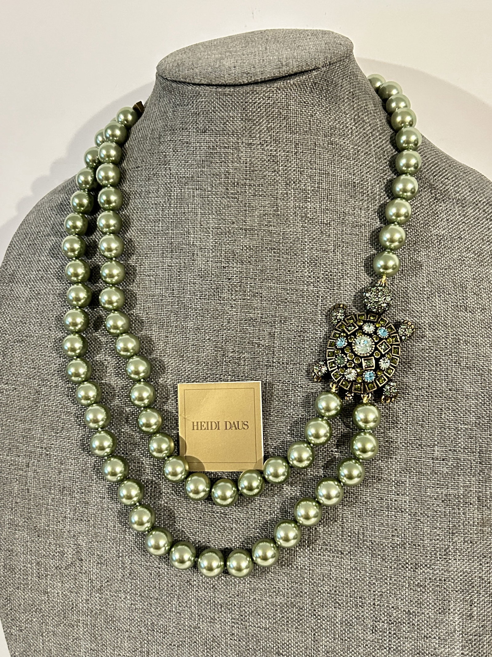 HEIDI DAUS Simply Irresistible Turtle Necklace Swarovski Crystal Faux Pearls New: HEIDI DAUS Simply Irresistible Turtle Necklace Swarovski Crystal Faux Pearls New Please view all photos as they are part of the description and condition of this Item, Feel free to contact me with que