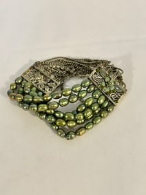 Vintage green honora stretch pearl Bracelet