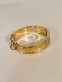 Vintage Sarah Cov hinged gold tone etched Bracelet Sz 7
