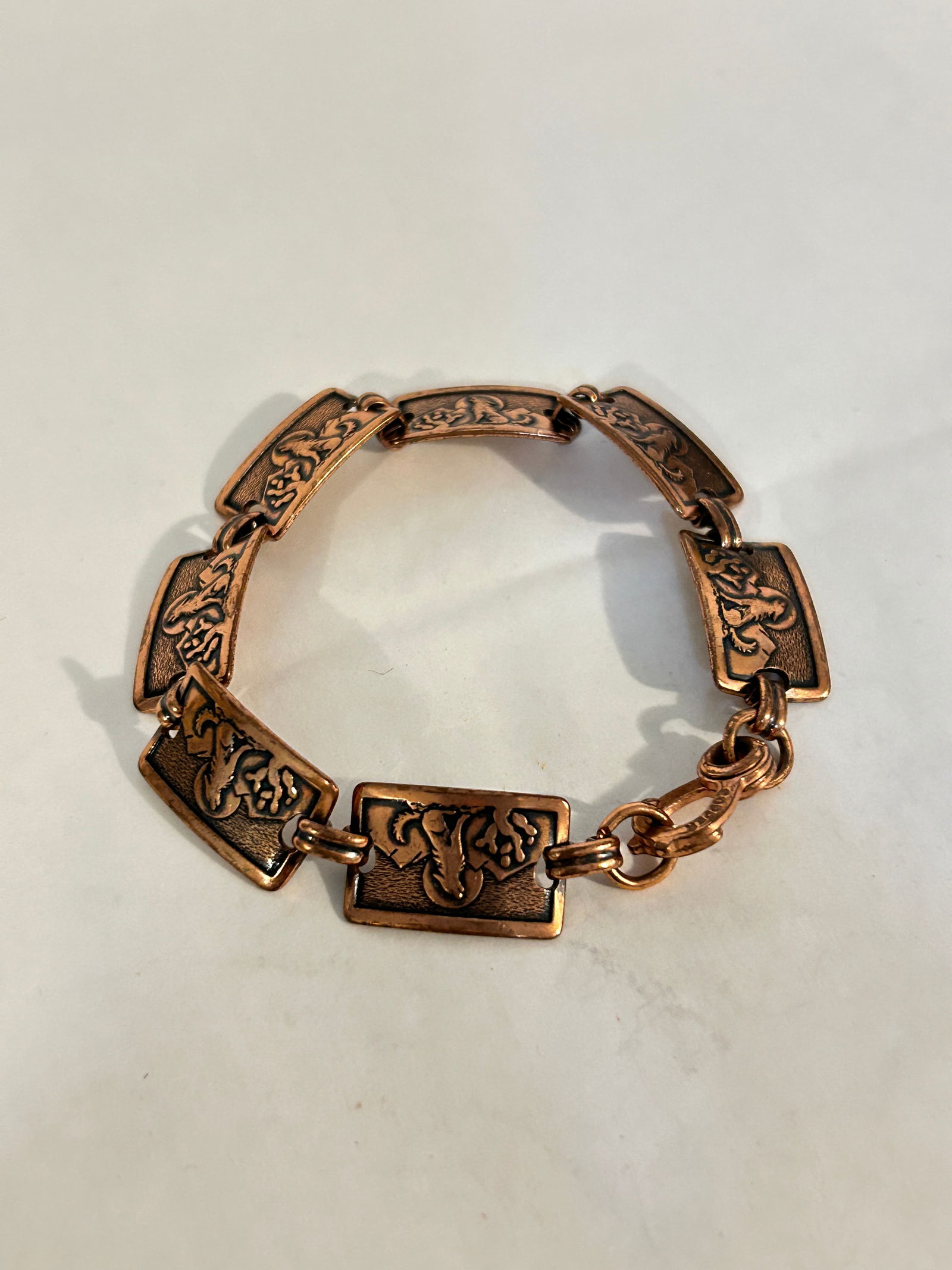 Vintage copper linked wolf Bracelet Sz 7 (1 of 4)