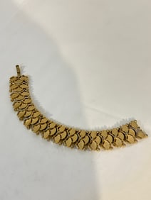 Vintage Trifari gold tone Bracelet Sz 7