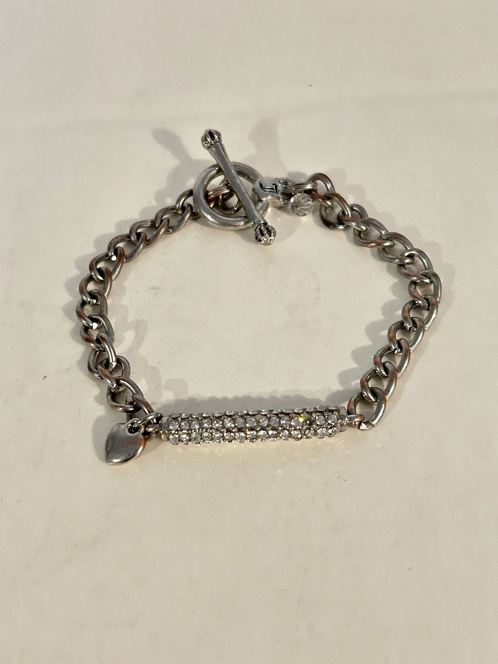 Vintage Juicy Couture Bracelet Sz 7: Vintage Juicy Couture Bracelet Sz 7 Please view all photos as they are part of the description and condition of this Item, Feel free to contact me with questions or picture requests! Used Item AS IS