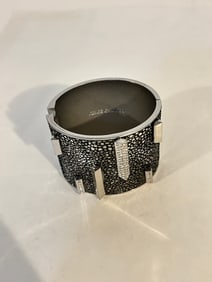 Vintage Vince Camuto Bracelet hinged Sz 7