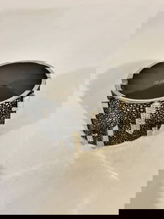 Vintage Vince Camuto Bracelet hinged Sz 7: Vintage Vince Camuto Bracelet hinged Sz 7 Please view all photos as they are part of the description and condition of this Item, Feel free to contact me with questions or picture requests! Used Item A
