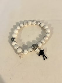 Vintage white beaded stretch Bracelet