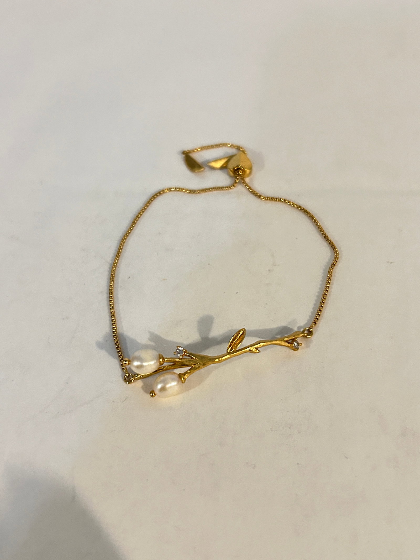 Vintage Kate Spade gold tone pearl Bracelet adjustable: Vintage Kate Spade gold tone pearl Bracelet adjustable Please view all photos as they are part of the description and condition of this Item, Feel free to contact me with questions or picture requests