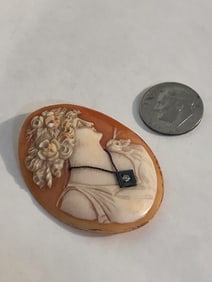 Vintage Cameo Shell