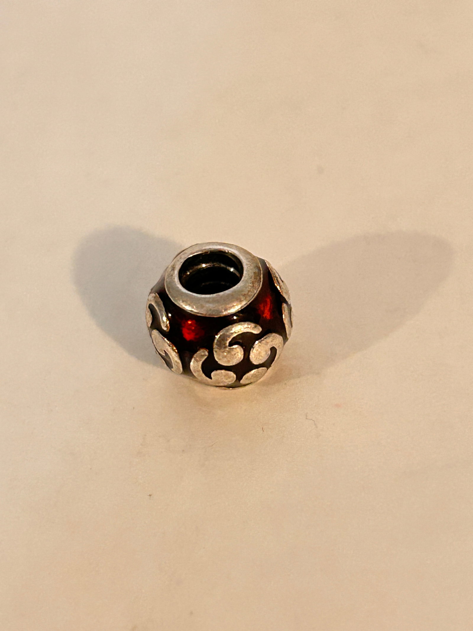 Vintage Sterling Silver Pandora Charm: Vintage Sterling Silver Pandora Charm Please view all photos as they are part of the description and condition of this Item, Feel free to contact me with questions or picture requests! Used Item AS IS