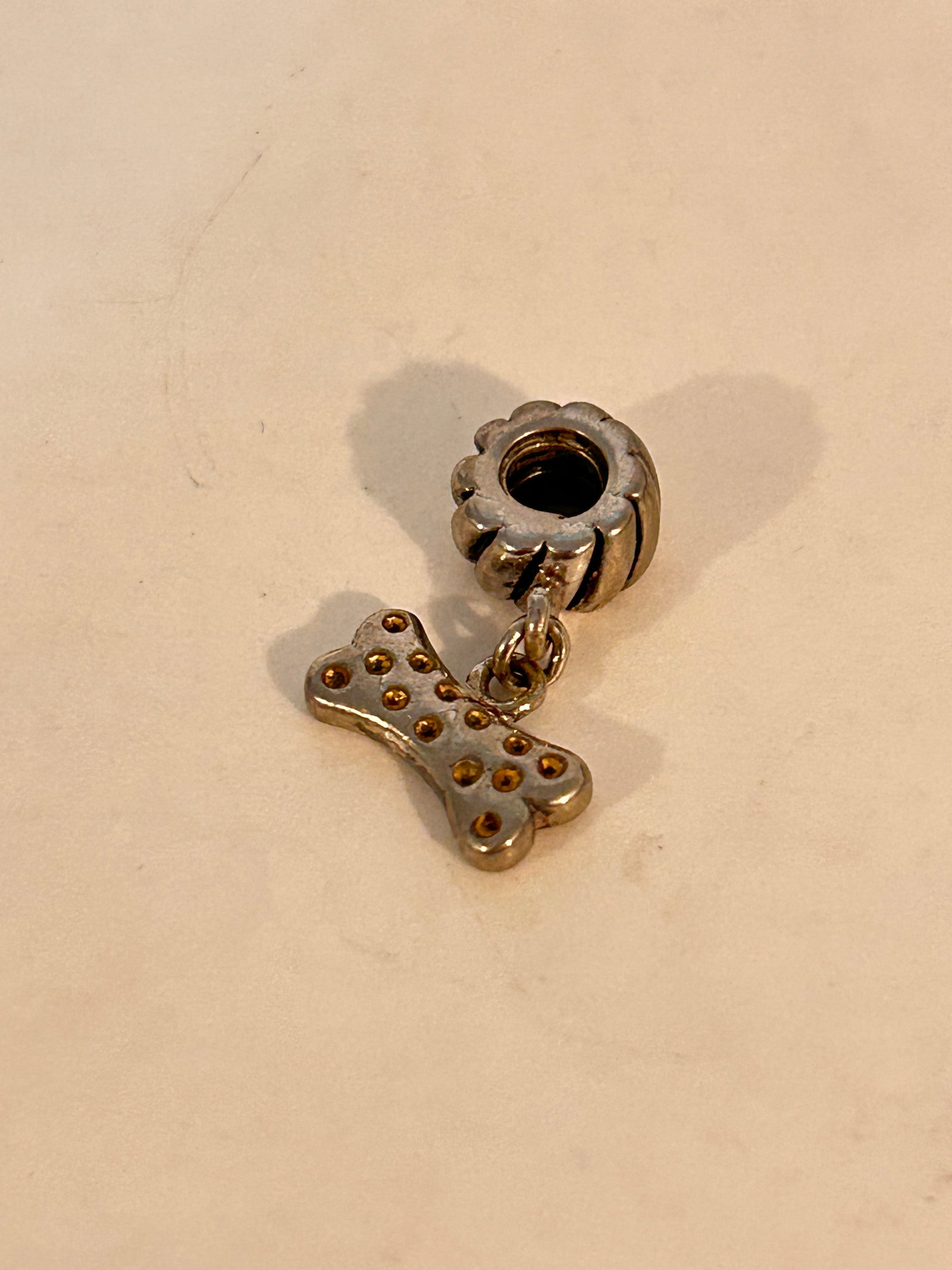 Vintage Sterling Silver Pandora Charm: Vintage Sterling Silver Pandora Charm Please view all photos as they are part of the description and condition of this Item, Feel free to contact me with questions or picture requests! Used Item AS IS