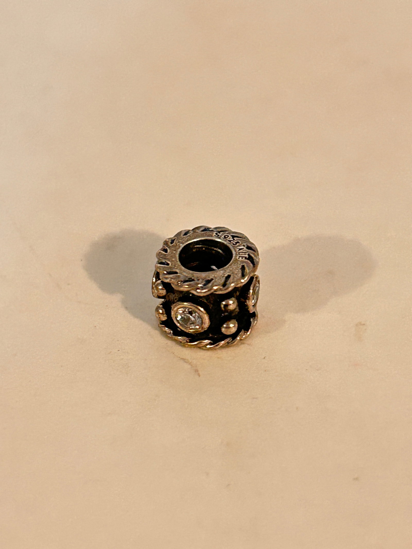 Vintage Sterling Silver Pandora Charm: Vintage Sterling Silver Pandora Charm Please view all photos as they are part of the description and condition of this Item, Feel free to contact me with questions or picture requests! Used Item AS IS