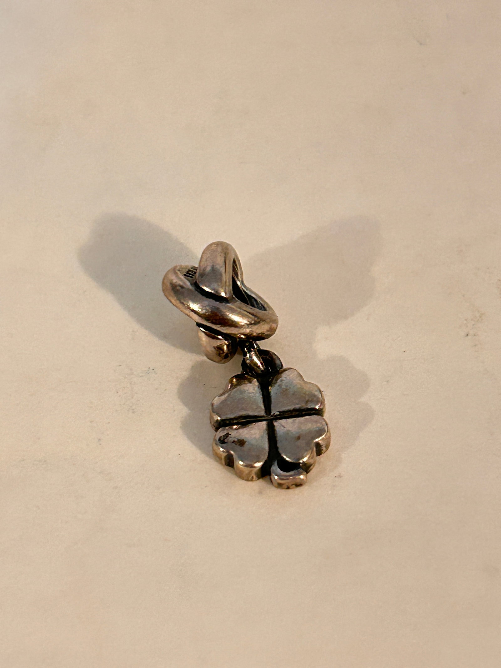 Vintage Sterling Silver Pandora Charm: Vintage Sterling Silver Pandora Charm Please view all photos as they are part of the description and condition of this Item, Feel free to contact me with questions or picture requests! Used Item AS IS