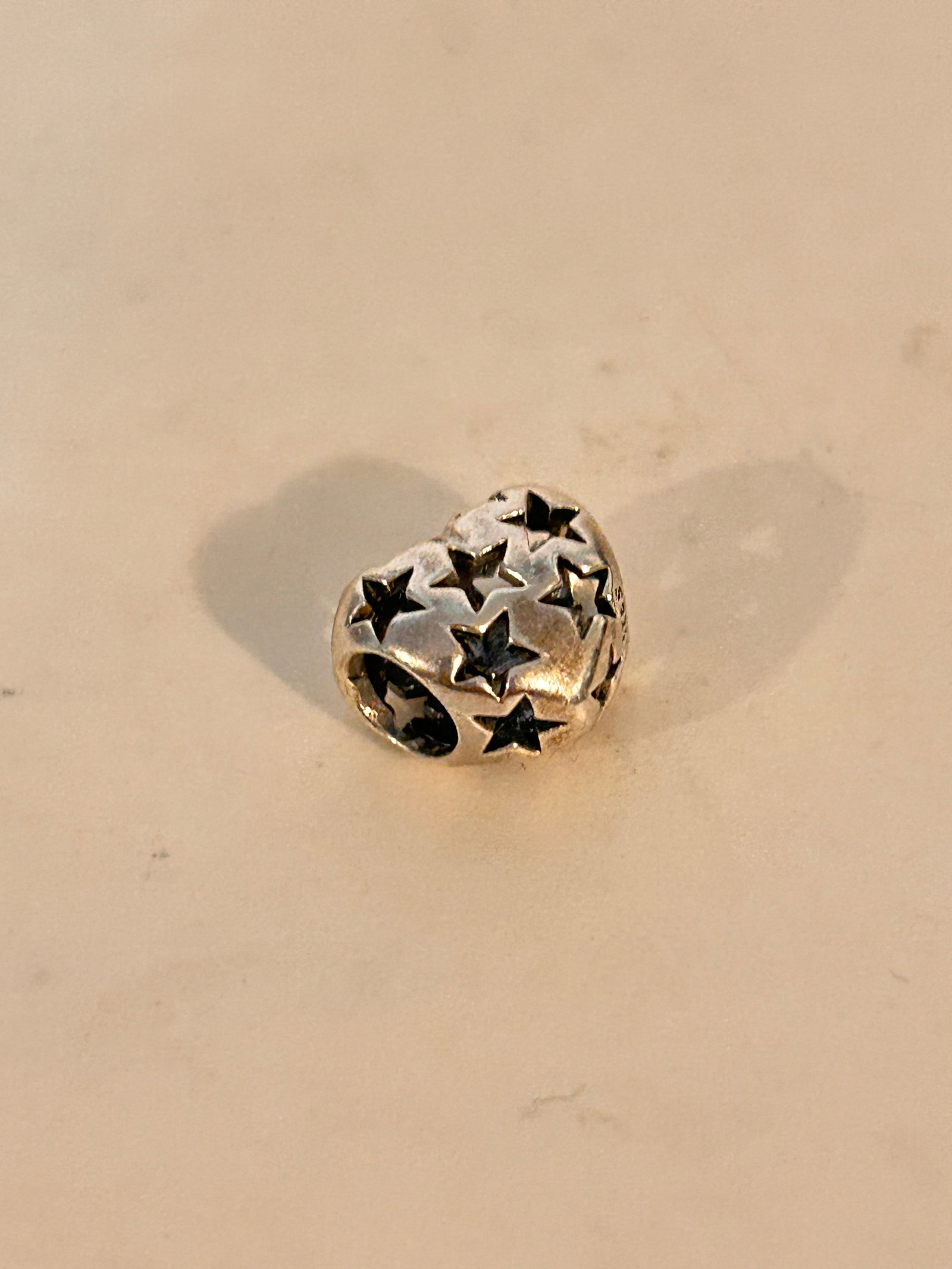 Vintage Sterling Silver Pandora Charm: Vintage Sterling Silver Pandora Charm Please view all photos as they are part of the description and condition of this Item, Feel free to contact me with questions or picture requests! Used Item AS IS