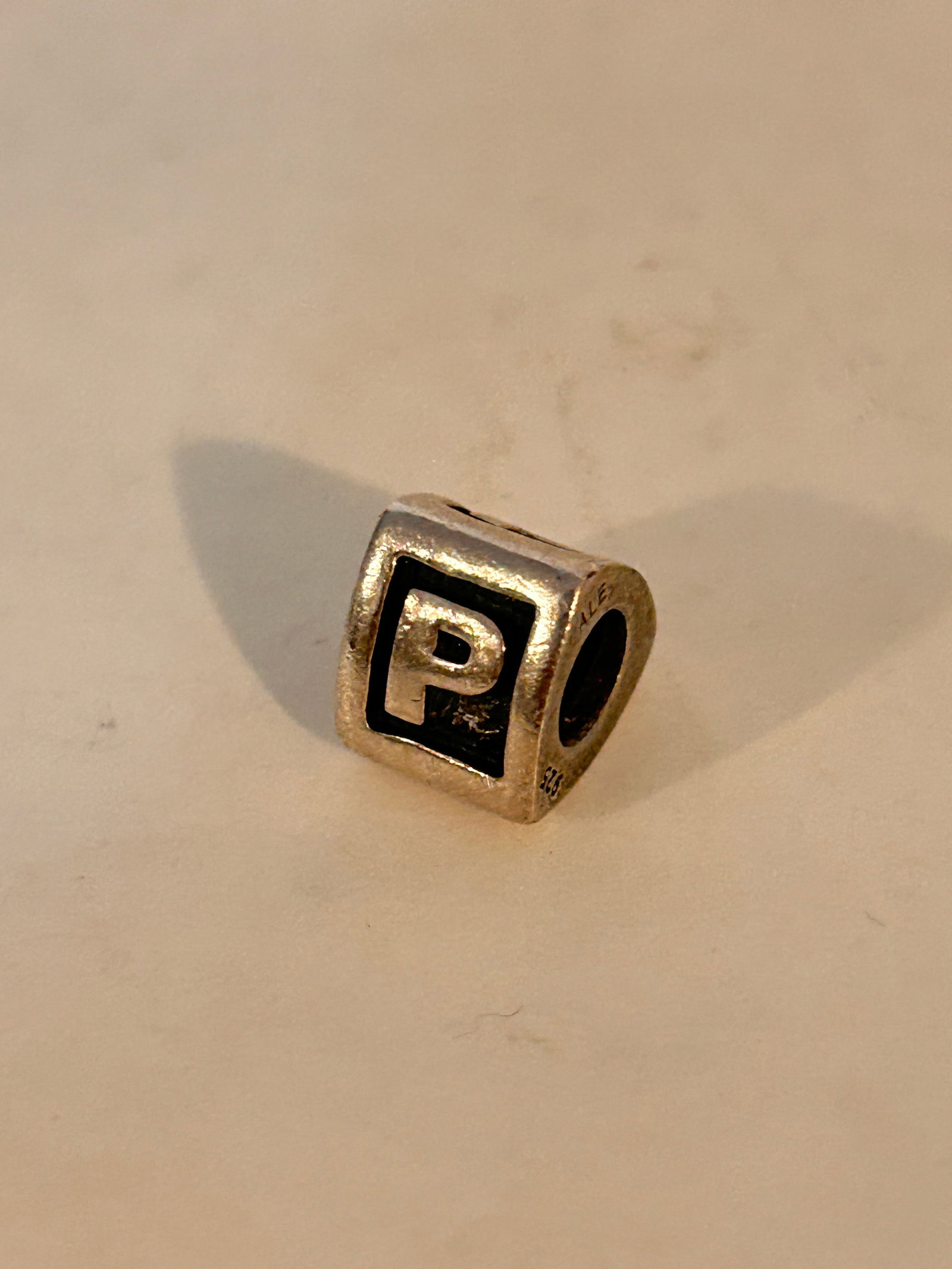 Vintage Sterling Silver Pandora Charm: Vintage Sterling Silver Pandora Charm Please view all photos as they are part of the description and condition of this Item, Feel free to contact me with questions or picture requests! Used Item AS IS