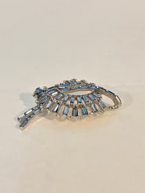 Vintage rhinestone Brooch
