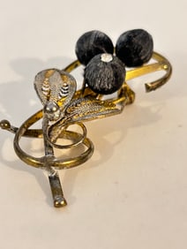 Vintage filigree floral Brooch