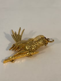 Vintage gold tone bird Brooch