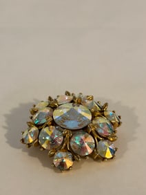 Vintage crystal lisner gold tone Brooch