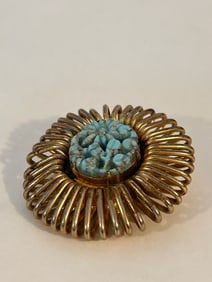 Vintage gold tone flower Brooch
