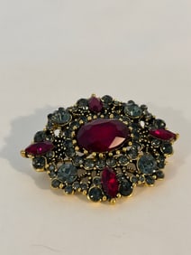 Vintage rhinestone filigree Brooch