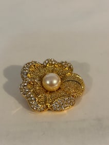 Vintage Monet gold tone rhinestone flower Brooch