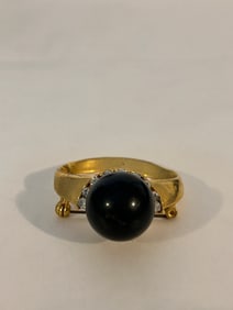 Vintage large gold tone ring Brooch