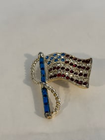 Vintage American Flag rhinestone Brooch